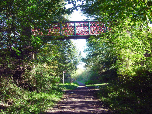 06 footbridge path