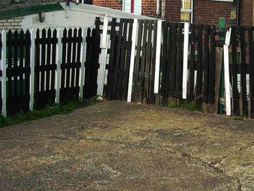 21 bw fence