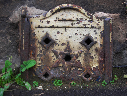 32 metal star grill