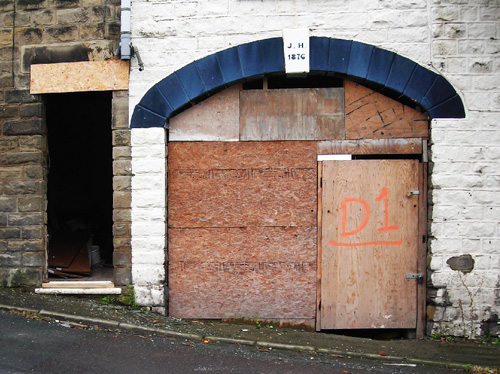 26 boarded gate